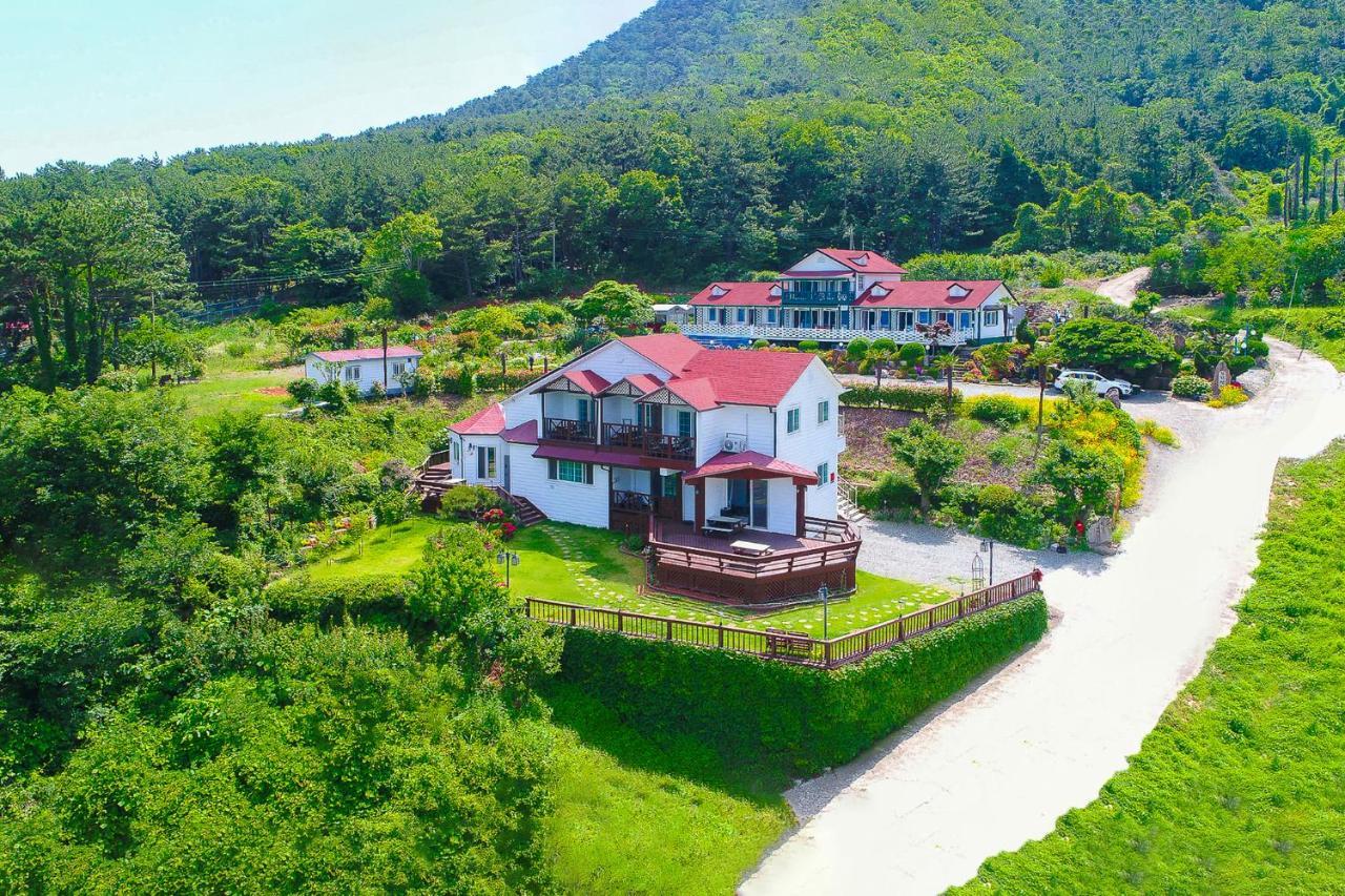Travel Sketch Pension Geoje Exterior foto